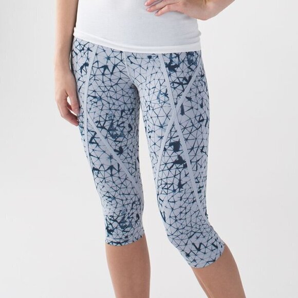 Lululemon Pedal Pace Crop 17" - 4 Star Crushed Silver Fox Deep Navy - Picture 1 of 7